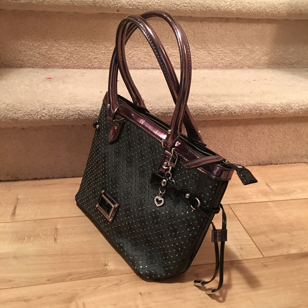 Guess Hand Bag - Picture 4 of 4
